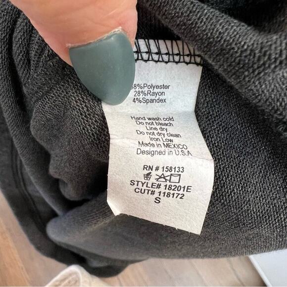 Staccato Long Sleeve Color Block Top in Charcoal SZ SM - Picture 5 of 6